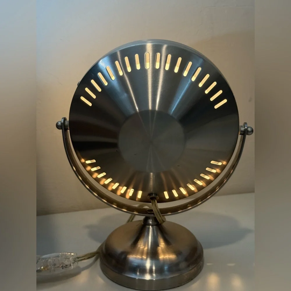 Vintage Silver Vanity Makeup Mirror 6x Magnification w/ Light Operational Table‎